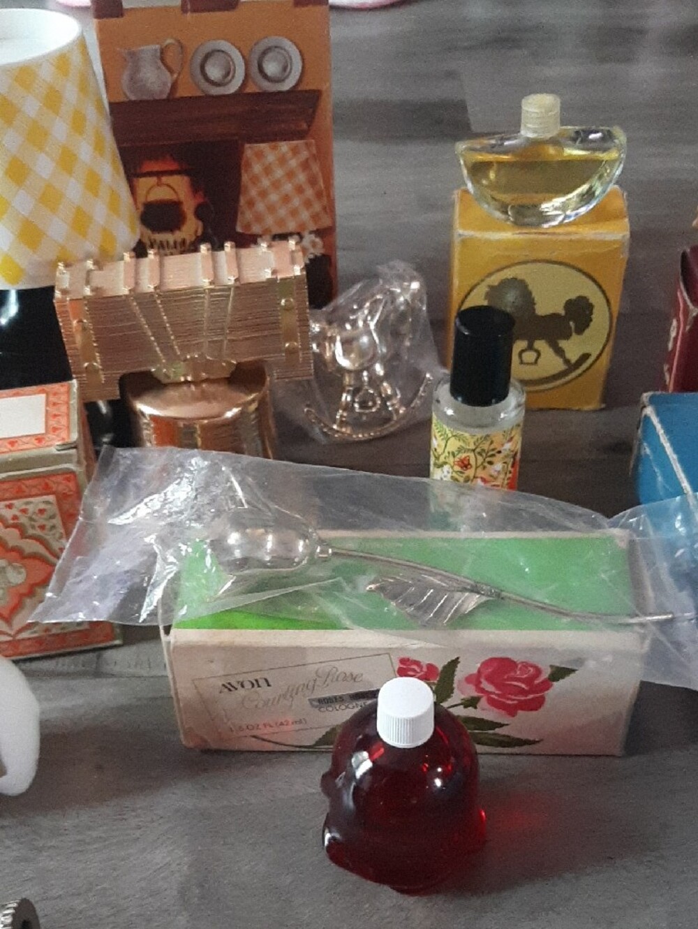 Large Lot of Vintage Avon Products. - Picture 4 of 4